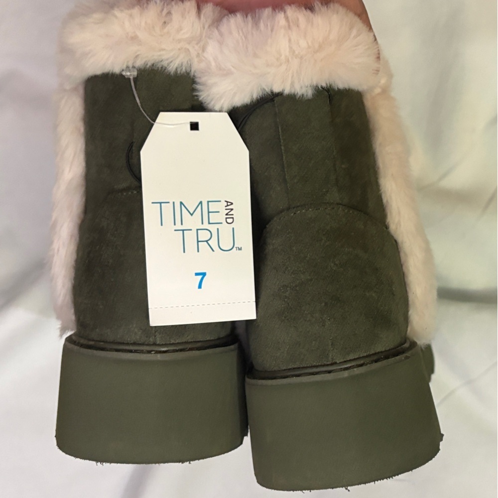 🫒🆕🫒Time & Tru Women’s Mini Faux Fur Cozy Boot In Olive-Size 7 - Picture 4 of 8